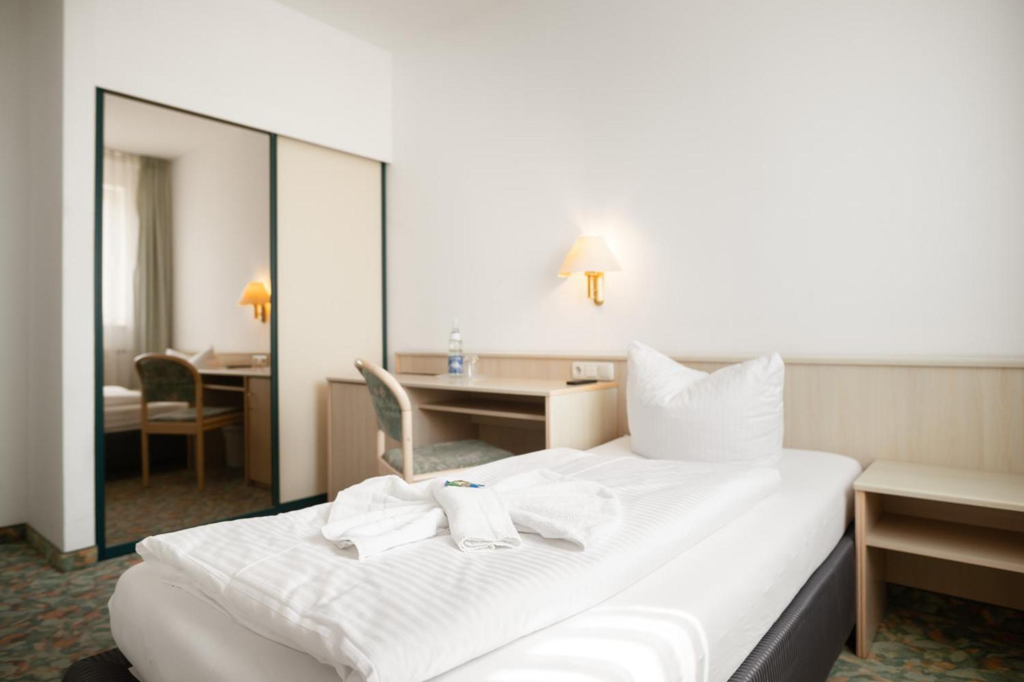 Hotel Astor Altenburg Esterno foto