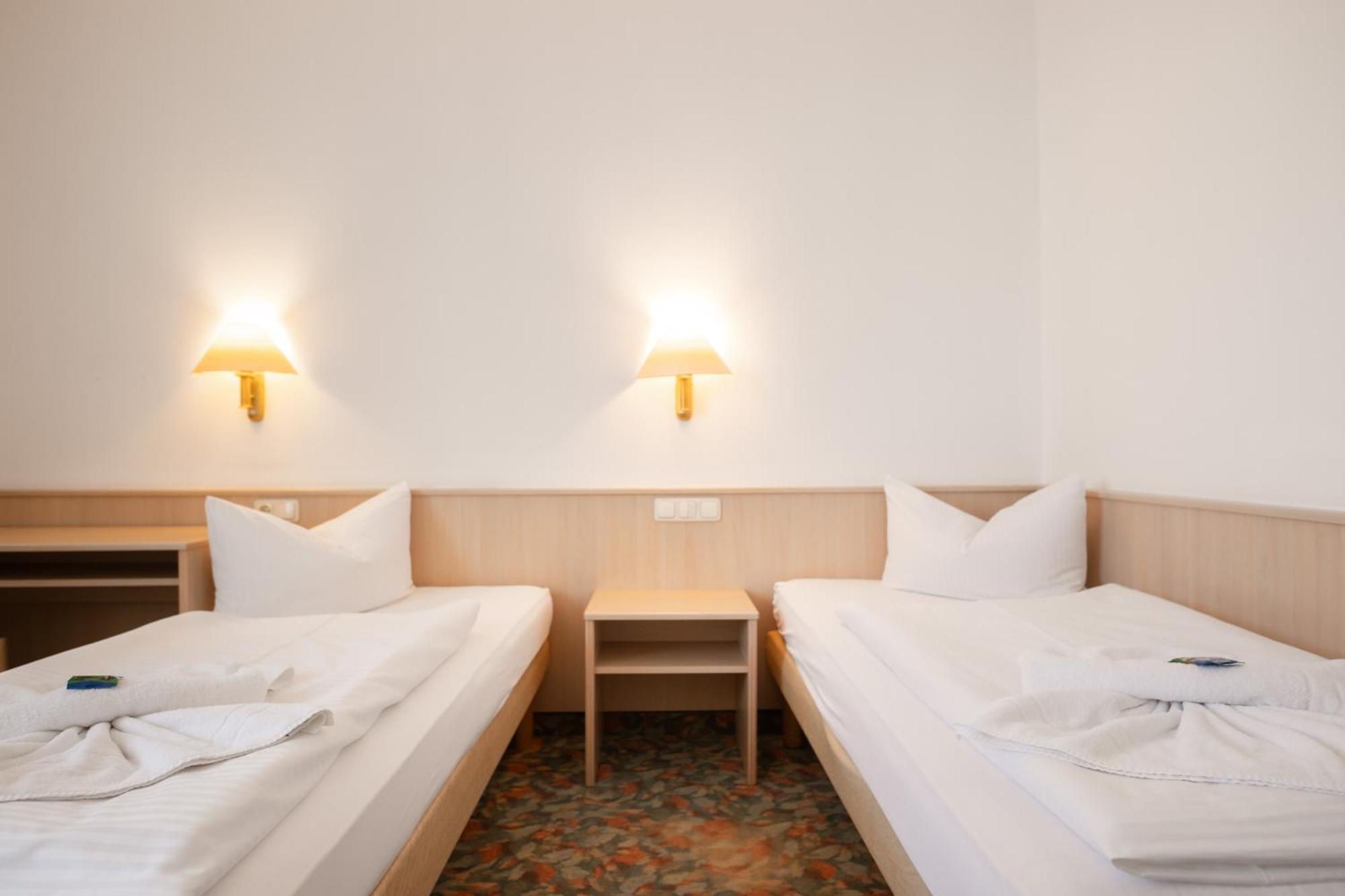 Hotel Astor Altenburg Esterno foto